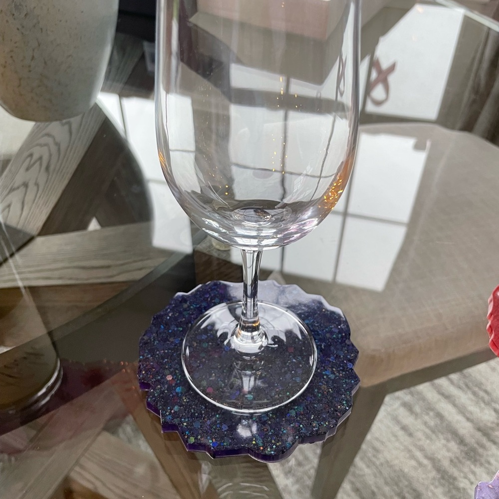 Resin wine glass coaster
